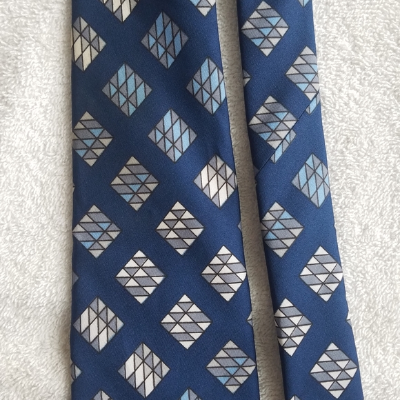 Gimbels Necktie / Suit Tie Blue Silk - Picture 4 of 15